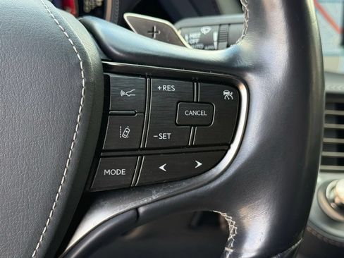 Used 2019 Lexus LS 500 w/ Luxury Package RWD image 25