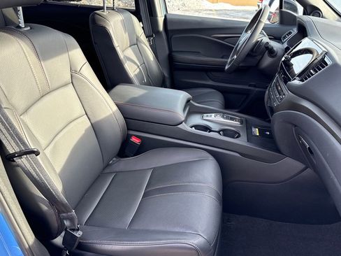 Used 2025 Honda Passport TrailSport image 8