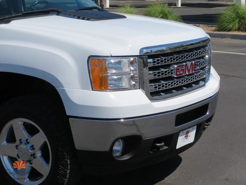 Used 2013 GMC Sierra 2500 SLT w/ SLT Convenience Package AWD/4WD image 31