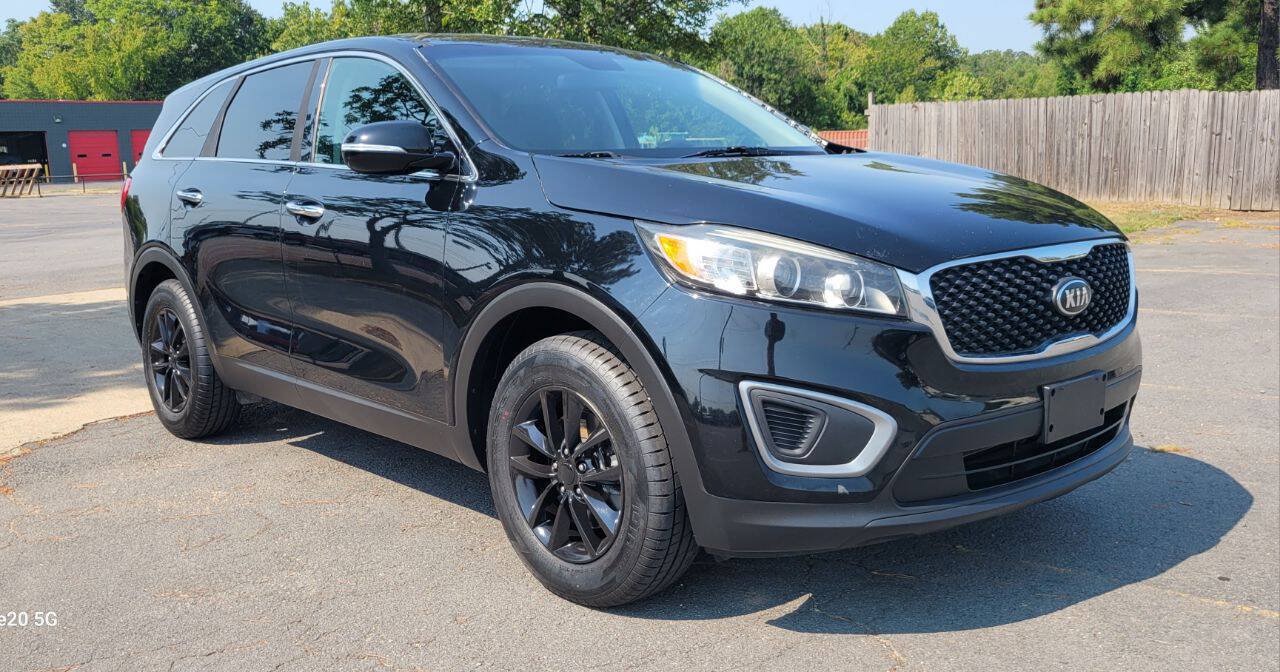 Used 2016 Kia Sorento L FWD image 1