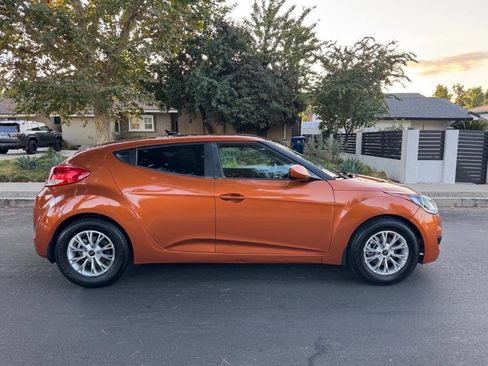 Used 2012 Hyundai Veloster image 7
