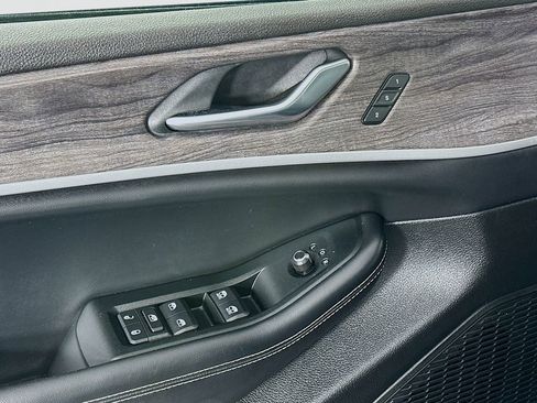 Certified 2025 Jeep Grand Cherokee Limited image 27