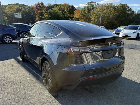 Used 2024 Tesla Model Y Long Range AWD/4WD image 3