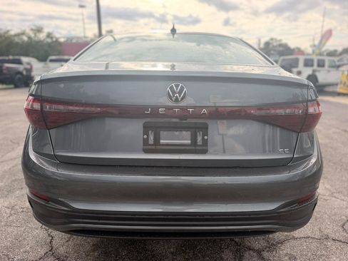 Used 2026 Volkswagen Jetta SE FWD image 8