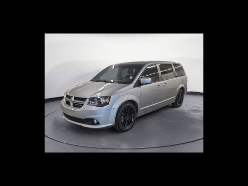 Used 2019 Dodge Grand Caravan GT FWD image 2