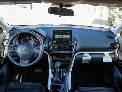 New 2025 Mitsubishi Eclipse Cross LE image 12