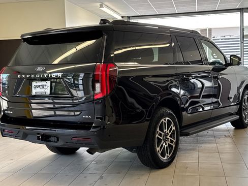 Used 2025 Ford Expedition Max Active image 4