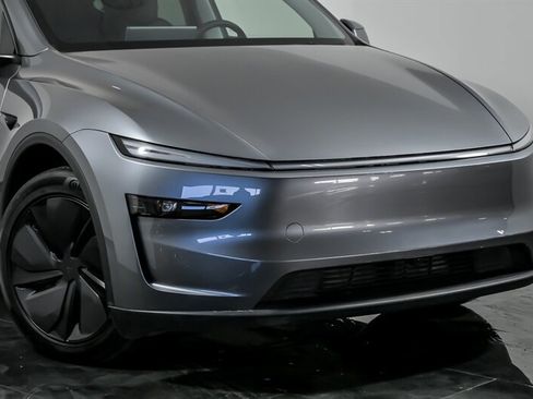 Used 2026 Tesla Model Y Long Range image 2