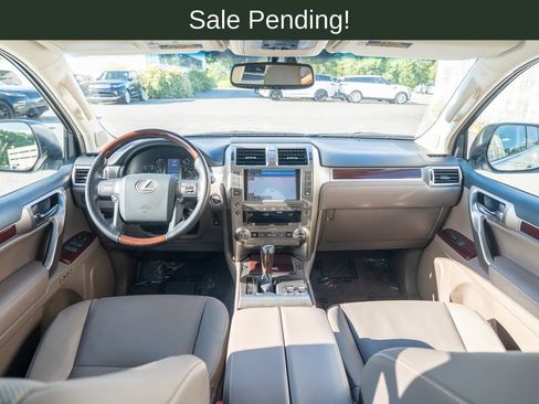 Used 2019 Lexus GX 460 AWD/4WD image 18