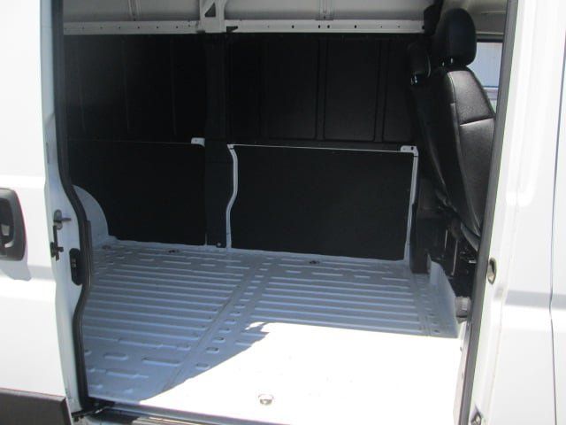 Used 2026 RAM ProMaster 2500 w/ Convenience Group FWD image 11