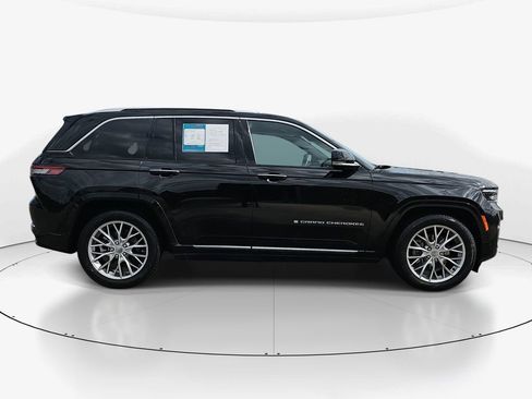 Used 2023 Jeep Grand Cherokee Summit w/ Luxury Tech Group V image 4