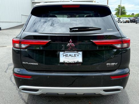 New 2025 Mitsubishi Outlander SEL image 9