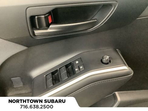 Used 2023 Toyota Highlander LE image 19