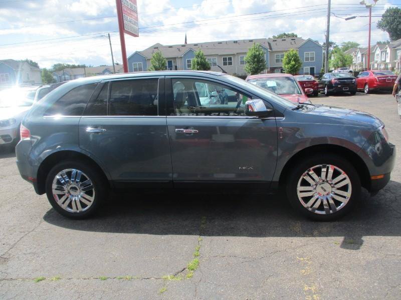 Used 2010 Lincoln MKX AWD image 2
