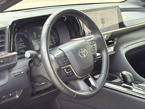 Certified 2024 Toyota Crown Limited image 9