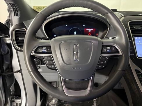 Used 2020 Lincoln Nautilus Reserve FWD image 20