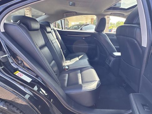 Used 2014 Lexus ES 350 w/ Premium Package FWD image 29