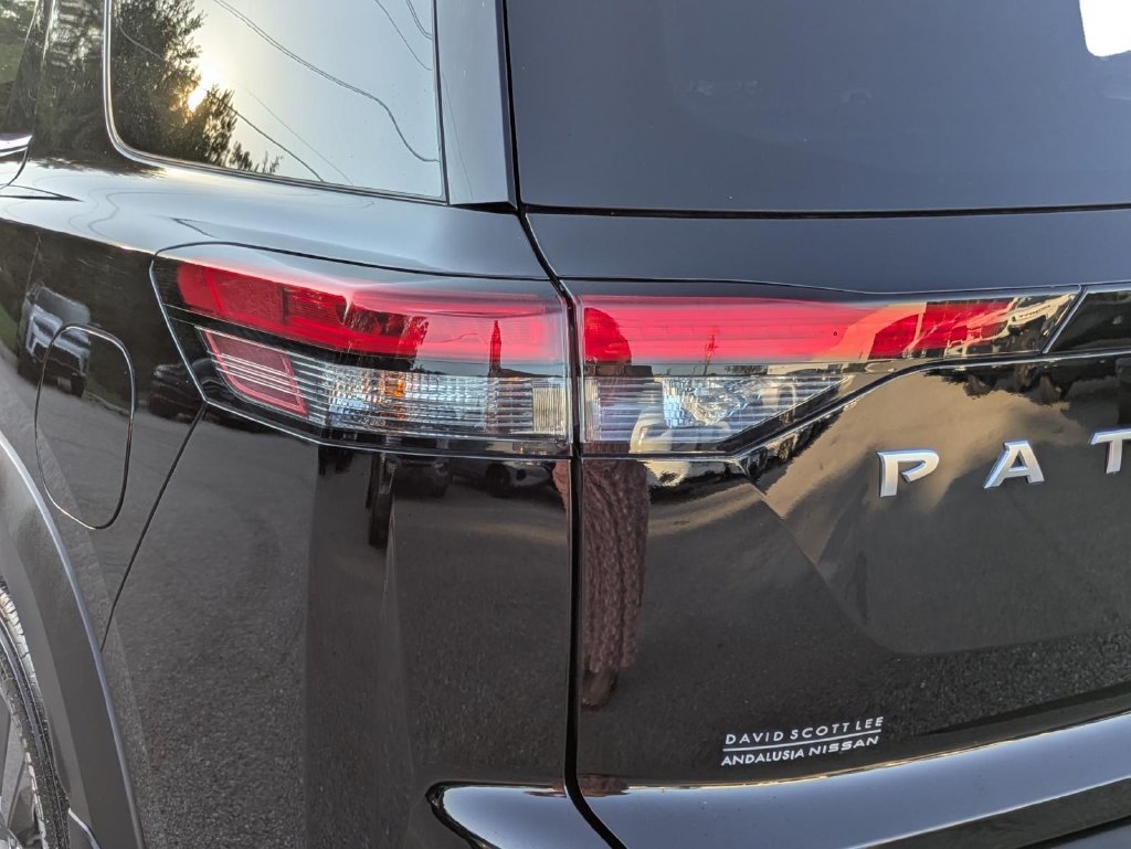 Used 2025 Nissan Pathfinder SV w/ Cargo Package FWD image 10