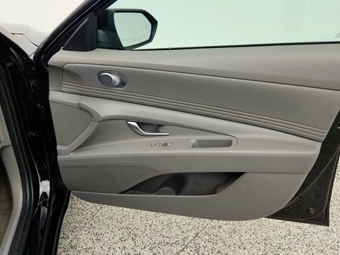 Used 2023 Hyundai Elantra SEL w/ Convenience Package FWD image 26