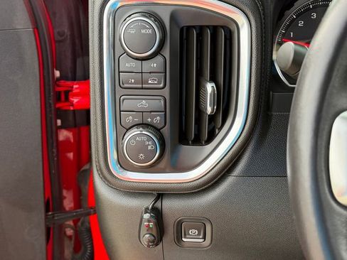 Used 2021 Chevrolet Silverado 1500 LT AWD/4WD image 12