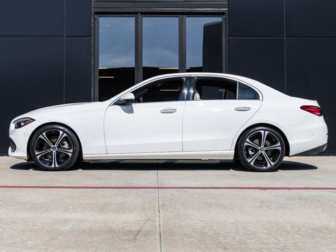 Used 2023 Mercedes-Benz C 300 Sedan image 9