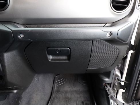 Used 2021 Jeep Gladiator Willys image 41