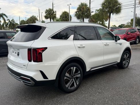 Certified 2023 Kia Sorento EX AWD/4WD image 7
