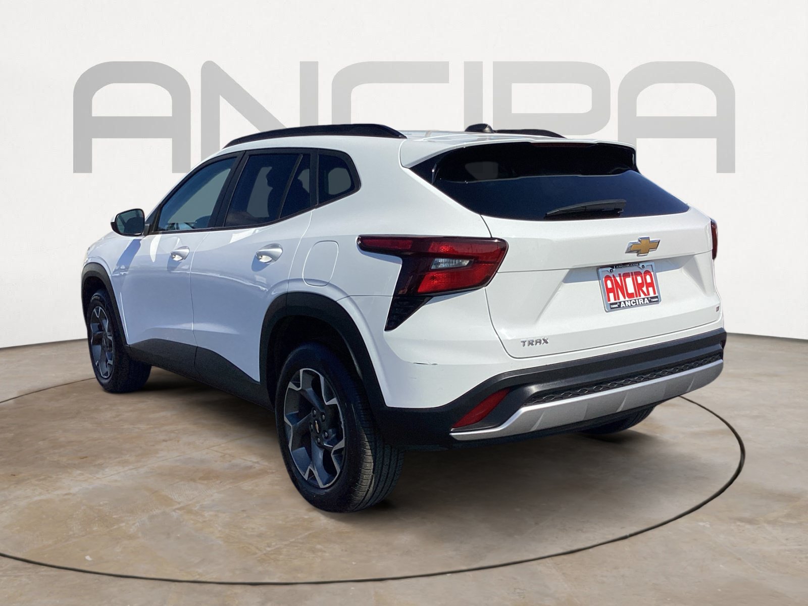 Used 2025 Chevrolet Trax LT FWD image 12