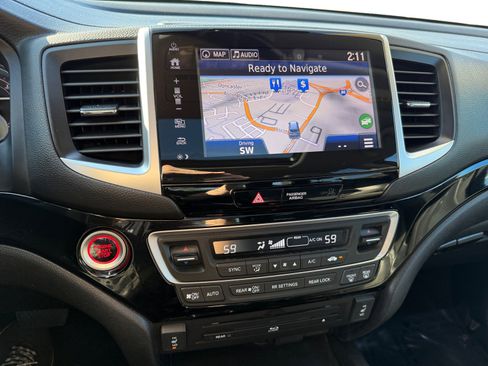 Used 2018 Honda Pilot Touring image 12