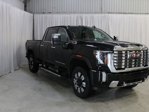 Used 2024 GMC Sierra 2500 Denali w/ Denali Reserve Package AWD/4WD image 28