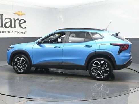 Used 2025 Chevrolet Trax RS w/ Sunroof Package FWD image 52