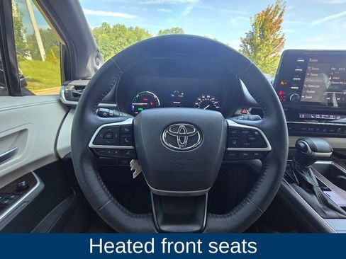 Used 2021 Toyota Sienna XLE w/ XLE Plus Package FWD image 23