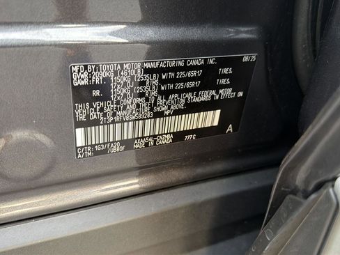 Certified 2025 Toyota RAV4 XLE AWD/4WD image 39