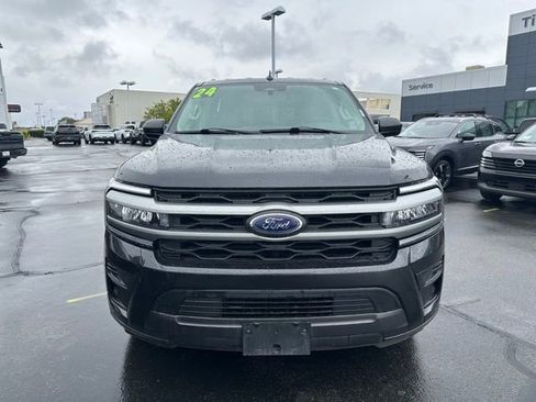 Used 2024 Ford Expedition XLT AWD/4WD image 3