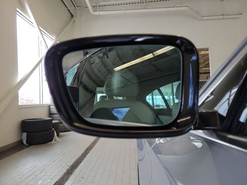 Used 2022 BMW 530i xDrive w/ Convenience Package image 10