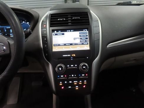 Used 2017 Lincoln MKC Premiere FWD image 22