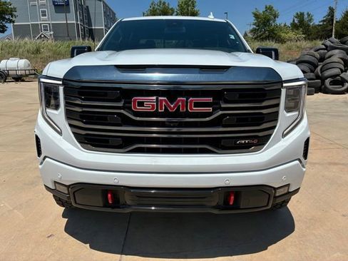 Used 2024 GMC Sierra 1500 AT4 w/ AT4 Premium Package AWD/4WD image 4