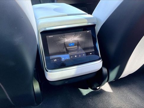 Used 2022 Tesla Model S Plaid AWD/4WD image 10