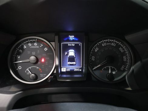 Used 2023 Toyota Tacoma TRD Sport AWD/4WD image 39