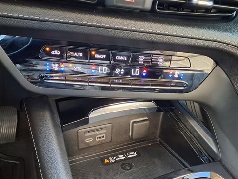 Used 2023 Buick Envision Avenir image 20