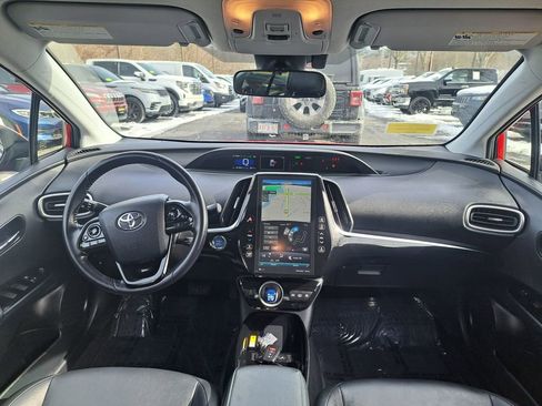 Used 2022 Toyota Prius Prime XLE image 18