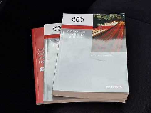 Certified 2024 Toyota Corolla LE image 25