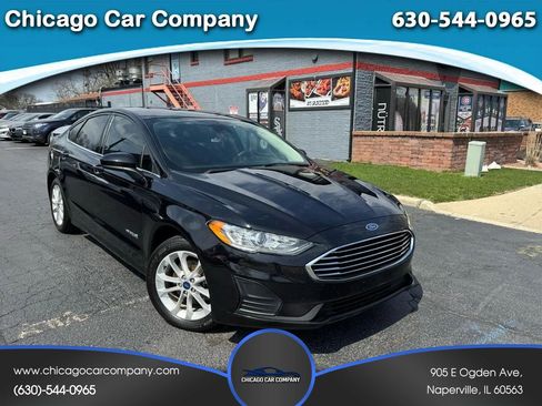 Used 2019 Ford Fusion SE image 1