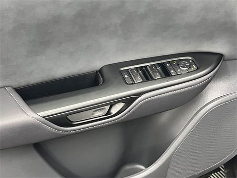 Certified 2023 Lexus RZ 450e Premium image 10