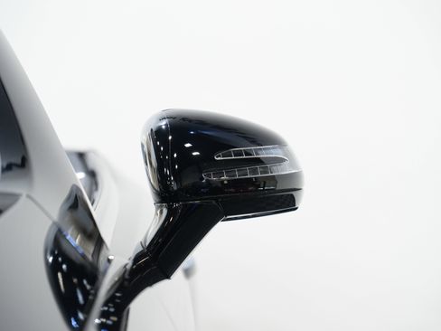 Used 2015 Mercedes-Benz SL 63 AMG image 12