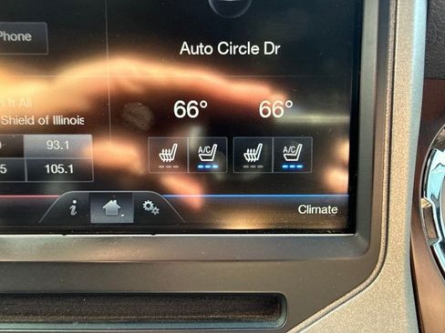 Used 2015 Ford F350 Lariat w/ Lariat Interior Package AWD/4WD image 21