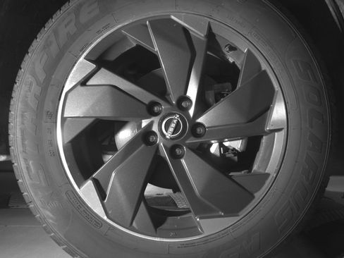 Used 2025 Nissan Rogue SV image 13