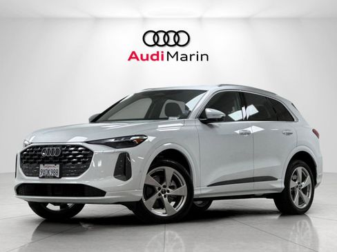 Certified 2025 Audi Q5 Premium Plus w/ Premium Plus AWD/4WD image 1