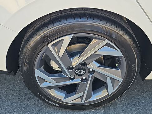 Used 2025 Hyundai Elantra Sport FWD image 12