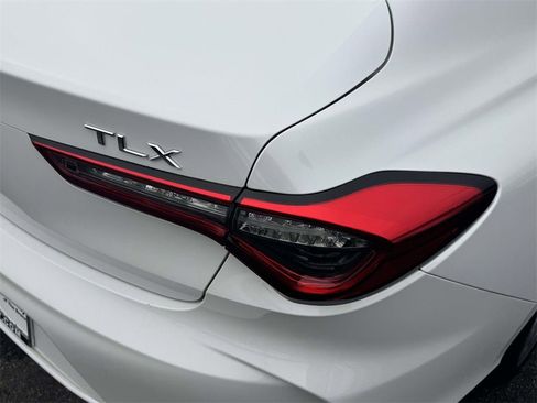 Used 2022 Acura TLX image 11